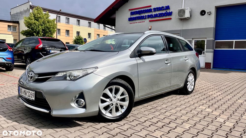 Toyota Auris - 1