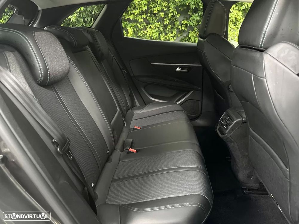 Peugeot 3008 1.2 PureTech Allure Pack EAT8 - 16