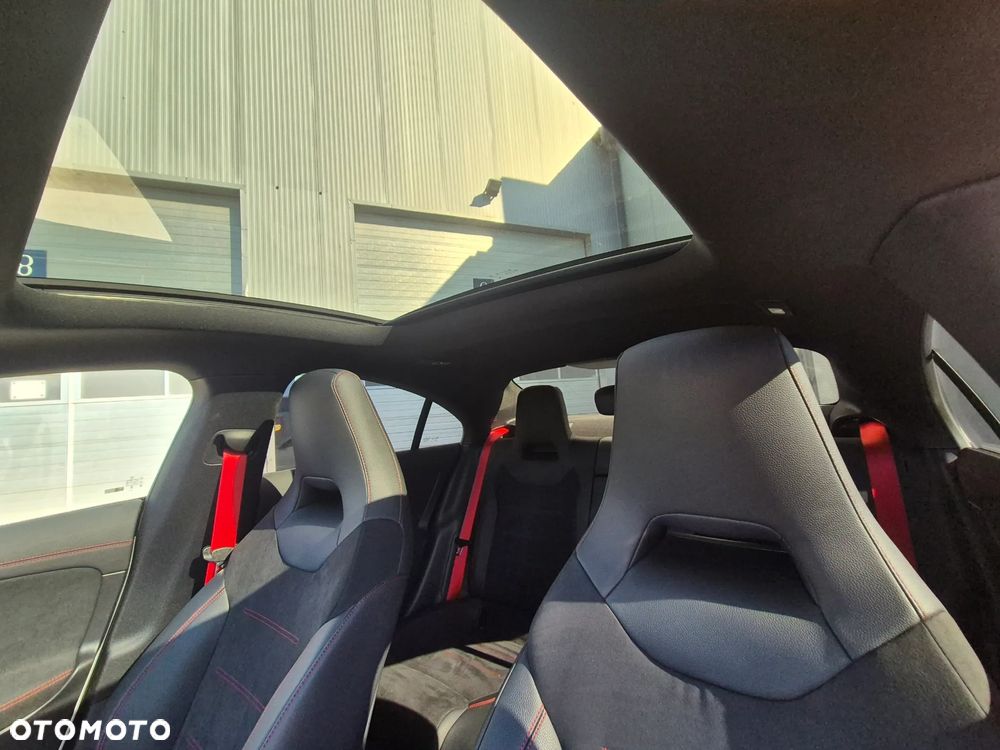 Mercedes-Benz CLA AMG 45 S 4-Matic+ 8G-DCT - 23
