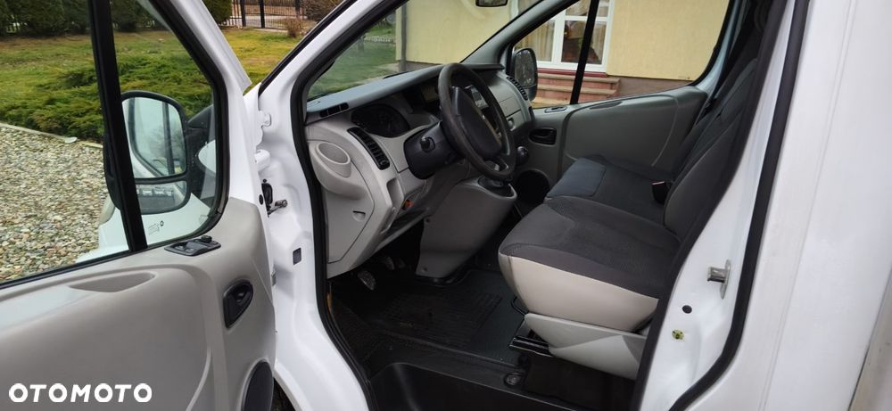 Renault Trafic - 28