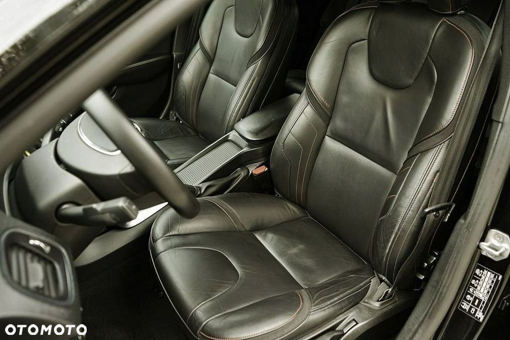 Volvo V40 Cross Country D2 Geartronic Ocean Race - 17