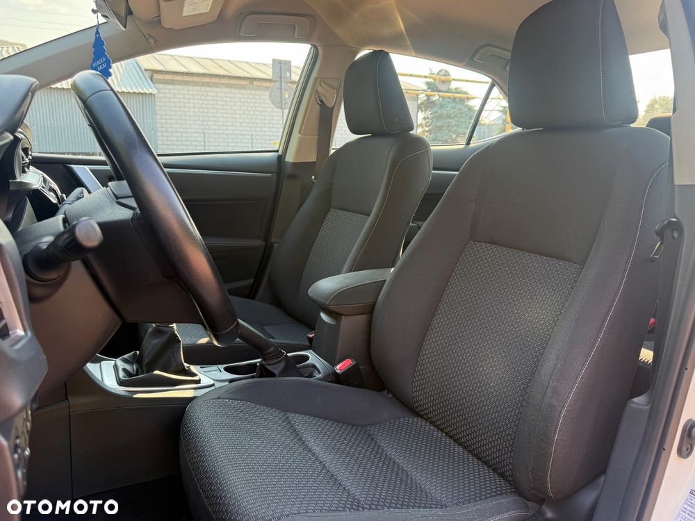 Toyota Corolla 1.6 Comfort - 9