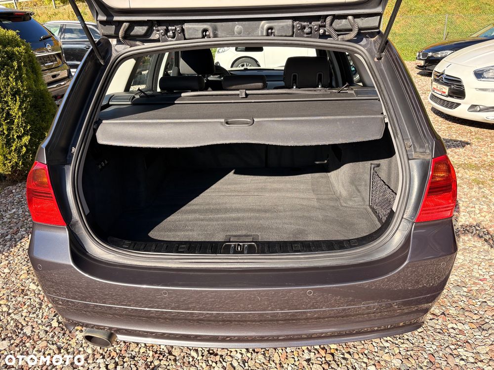 BMW Seria 3 318i - 21