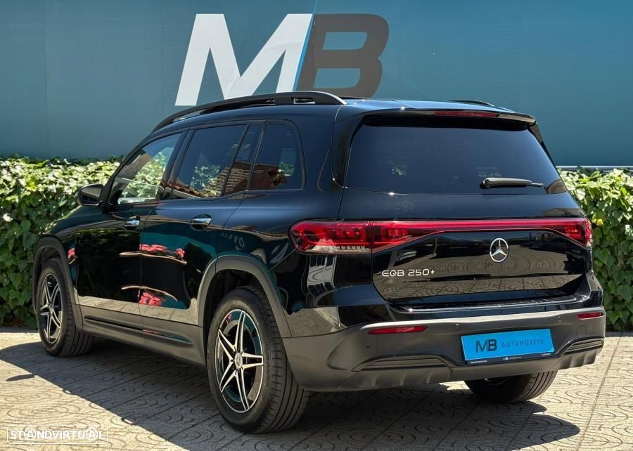 Mercedes-Benz EQB - 7