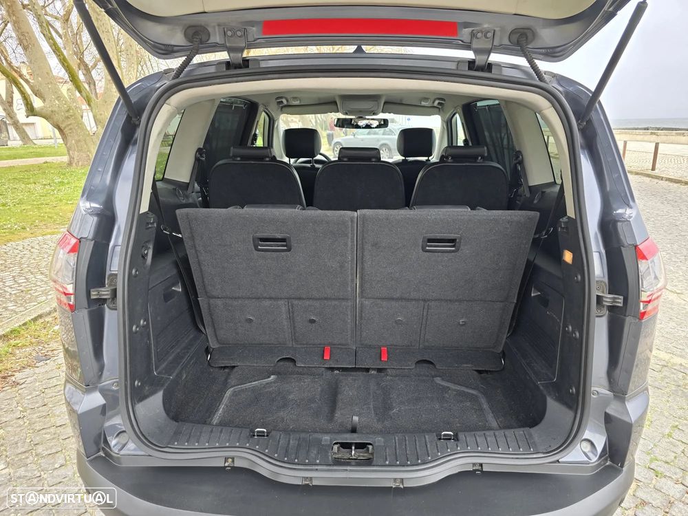 Ford S-Max 2.0 TDCi Titanium 7L - 19