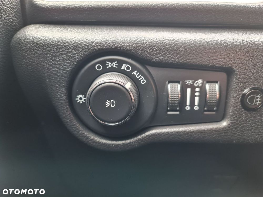 Chrysler Pacifica - 22