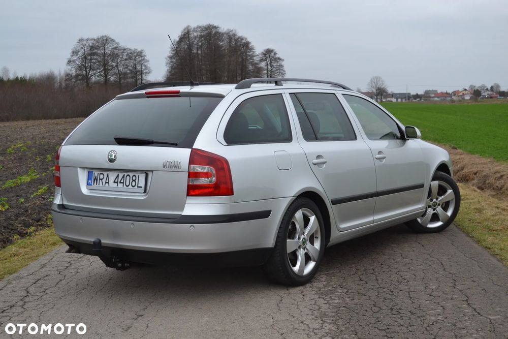 Skoda Octavia 2.0 TDI Elegance DSG - 9