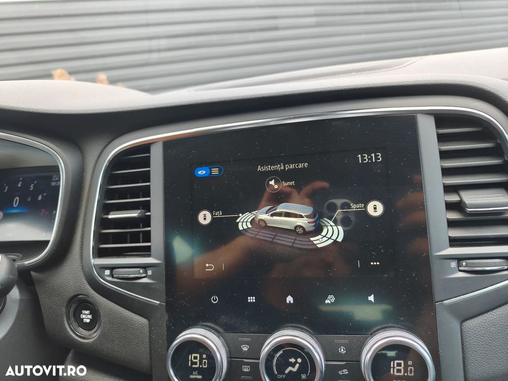 Renault Megane TCE 140 EDC Techno - 23