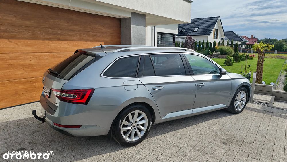 Skoda Superb 2.0 TDI DSG Premium Edition - 25