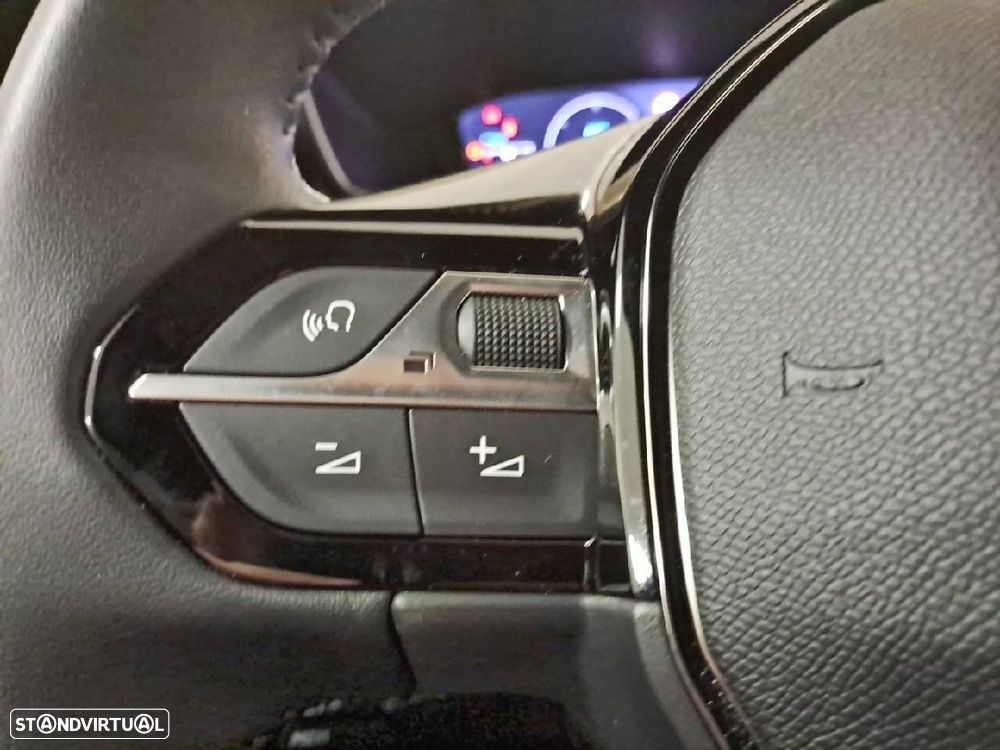 Peugeot 2008 1.2 Hybrid Allure e-DCS6 - 15