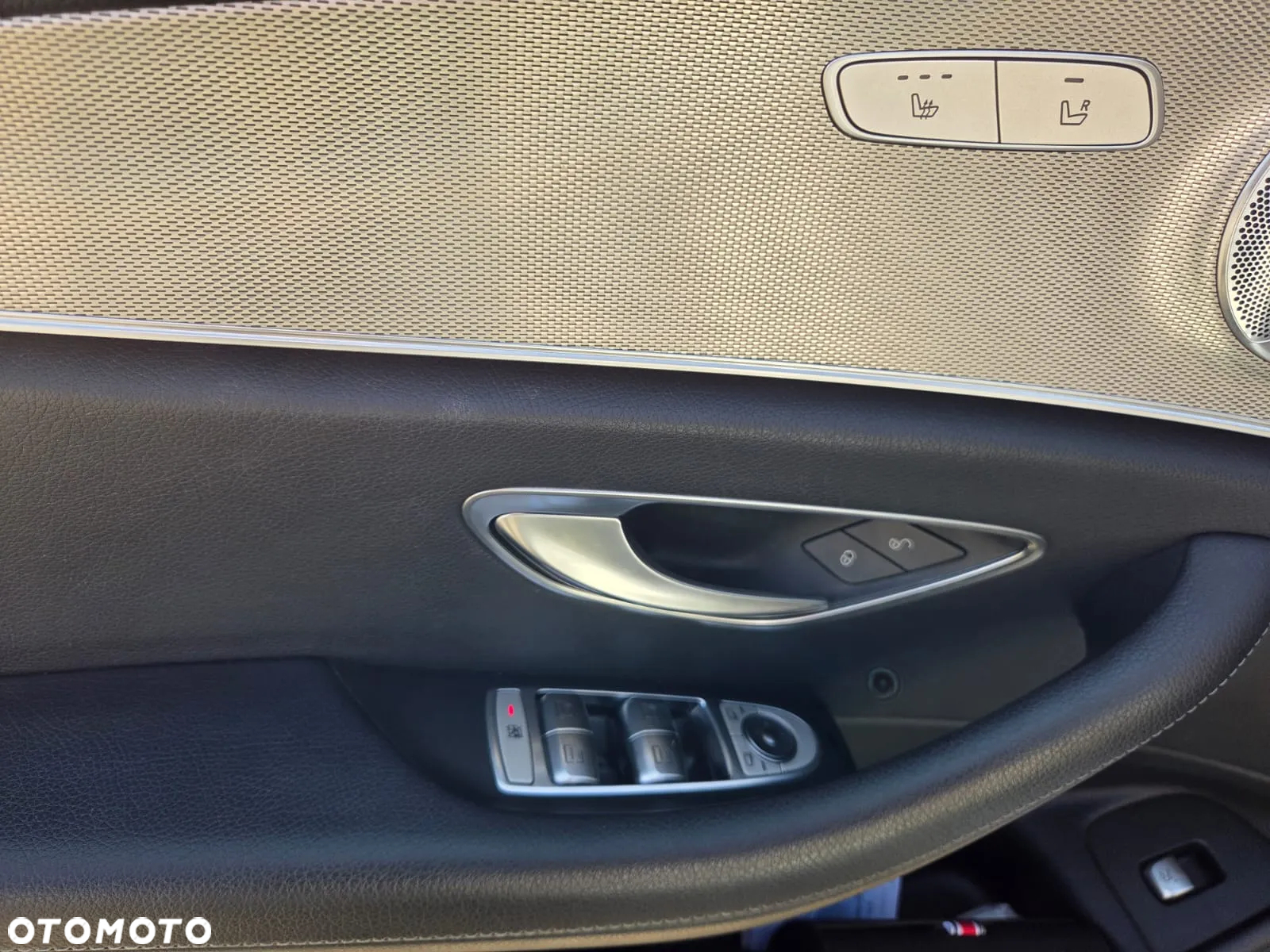 Mercedes-Benz Klasa E 220 d 9G-TRONIC - 24