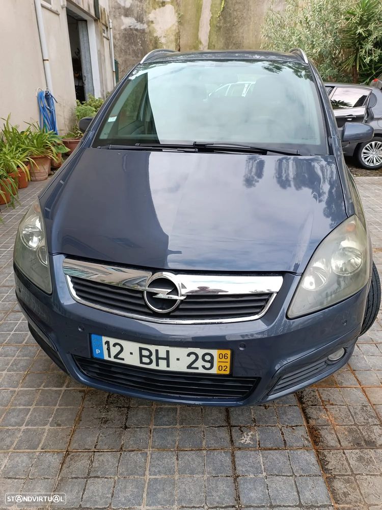 Opel Zafira 1.9 CDTi Cosmo - 1