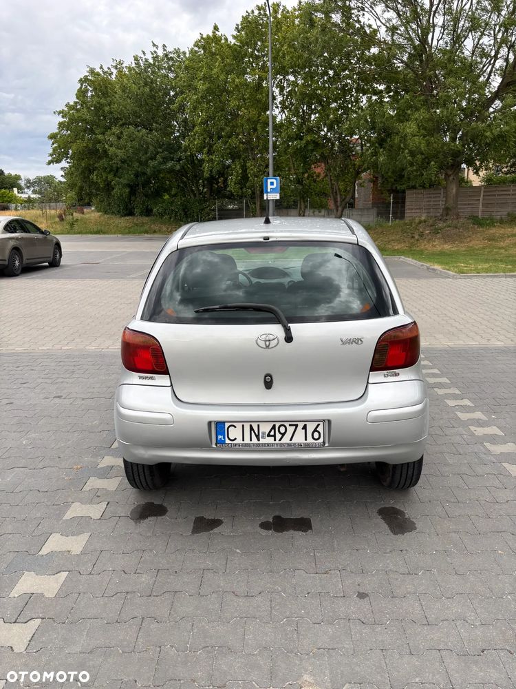 Toyota Yaris 1.4 D-4D - 3