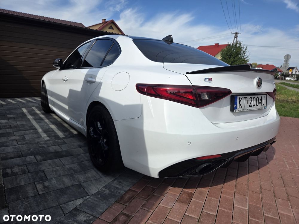 Alfa Romeo Giulia - 4