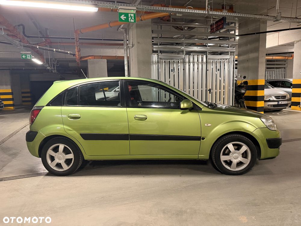 Kia Rio - 7