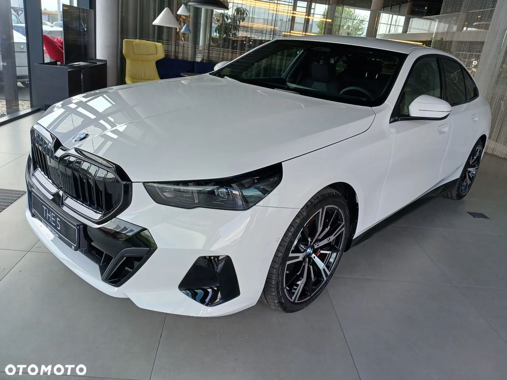BMW Seria 5 520d xDrive mHEV - 3
