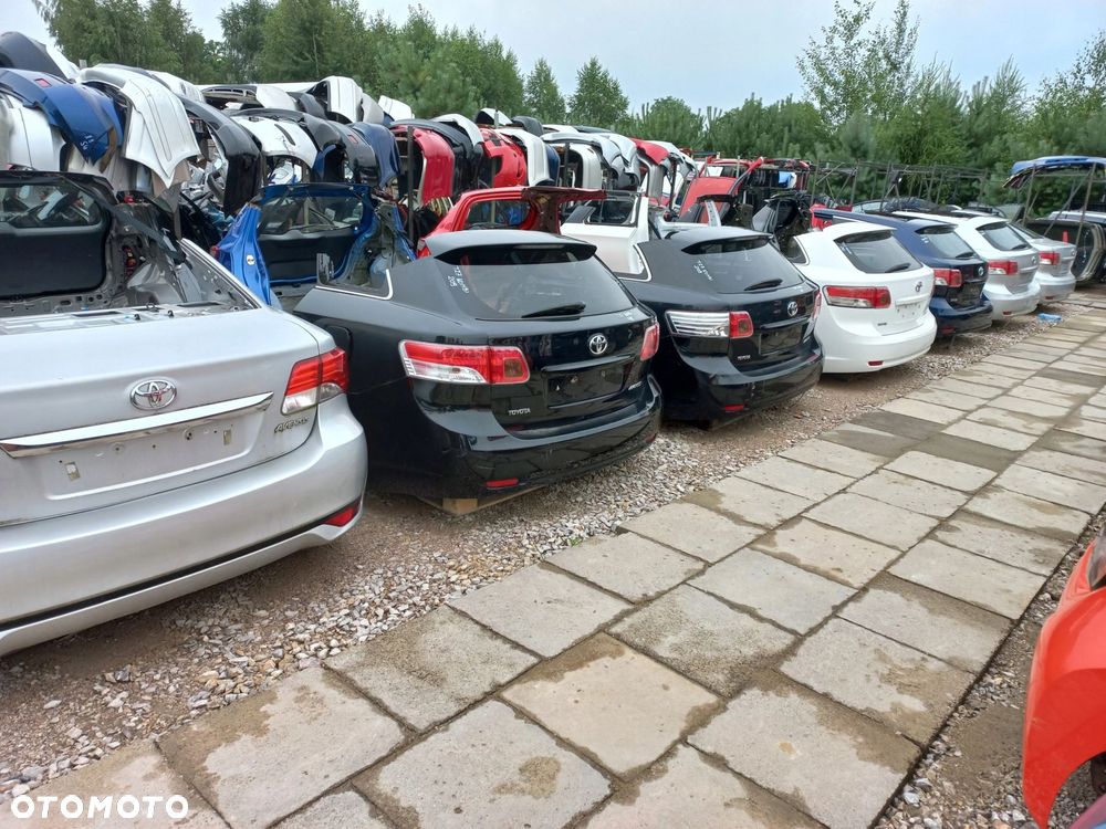 Toyota C-HR Lift tłumik końcowy 2,0 hybryda 1F211 - 16