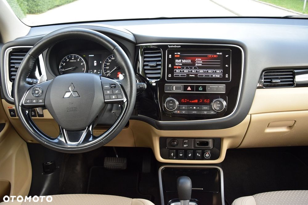 Mitsubishi Outlander - 8