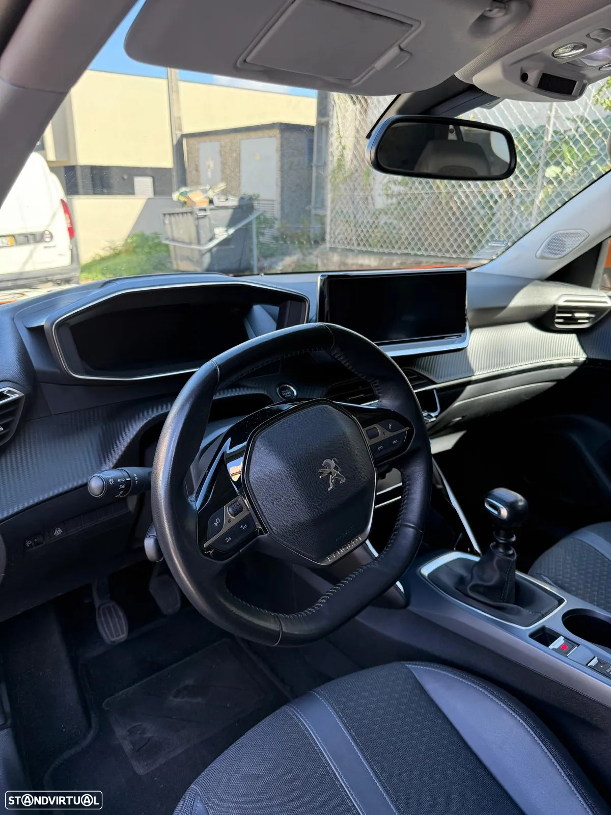 Peugeot 2008 1.2 PureTech Allure - 11