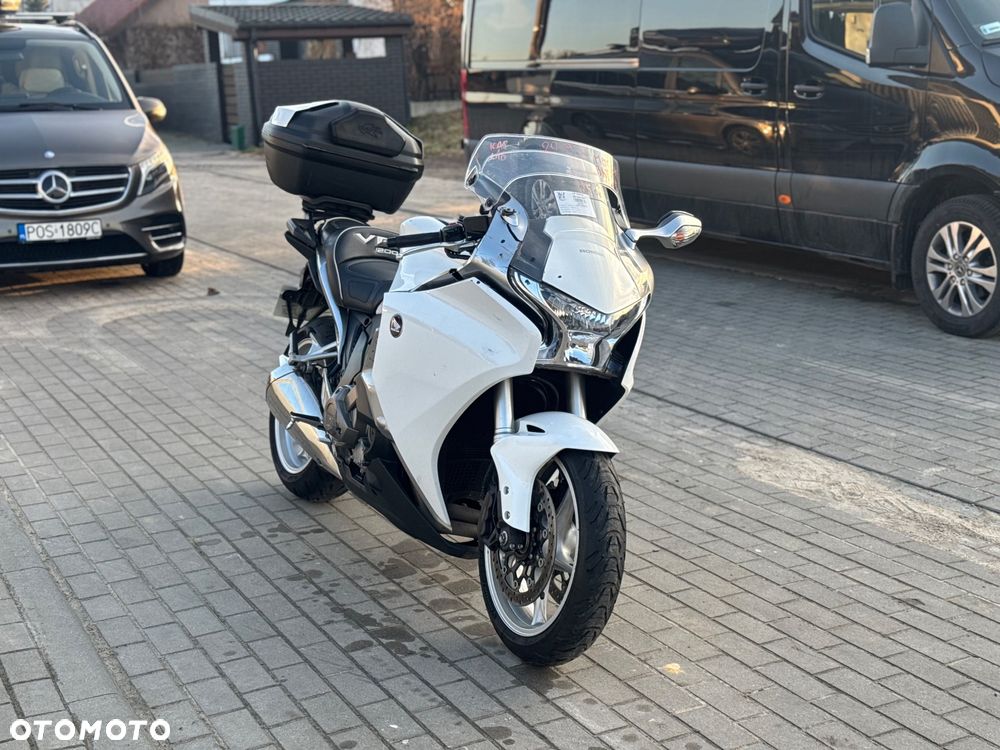 Honda VFR - 27