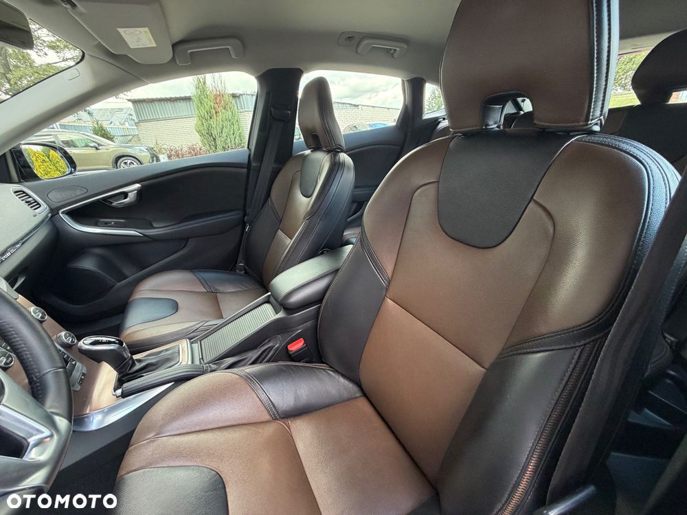 Volvo V40 Cross Country T3 Drive-E Momentum - 15