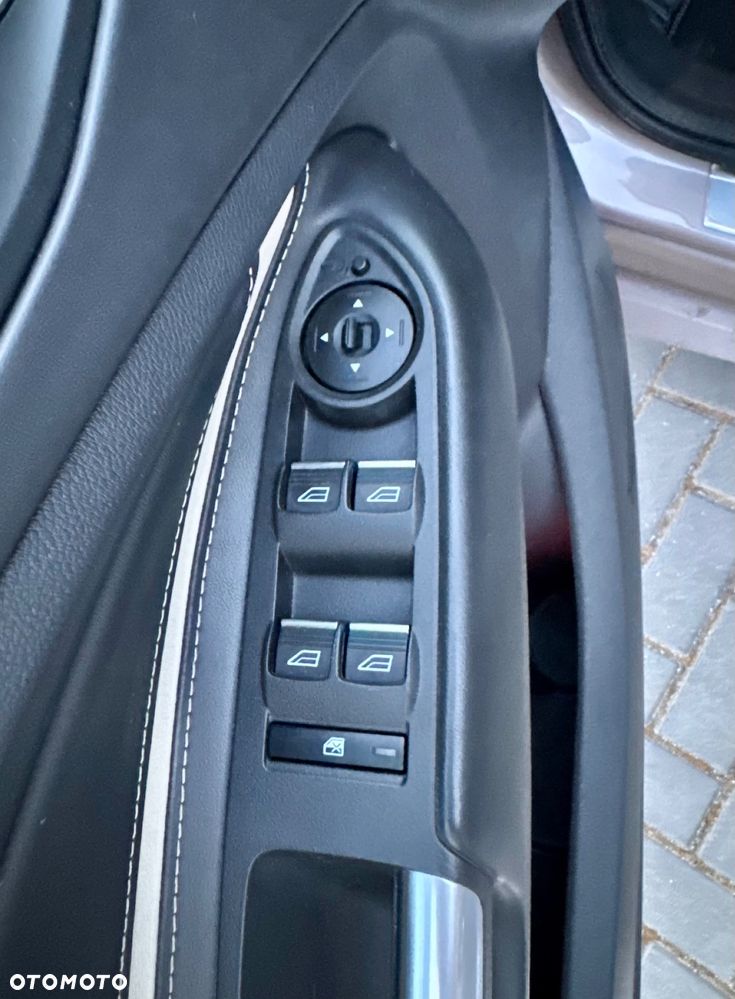 Ford Kuga 1.5 EcoBoost 2x4 Vignale - 23