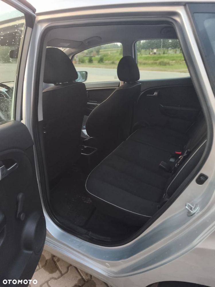 Kia Venga 1.4 L - 18
