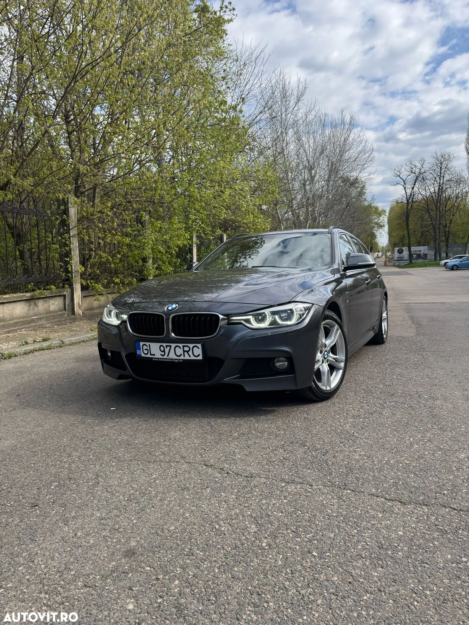 BMW Seria 3 320d Touring Aut. M Sport - 1