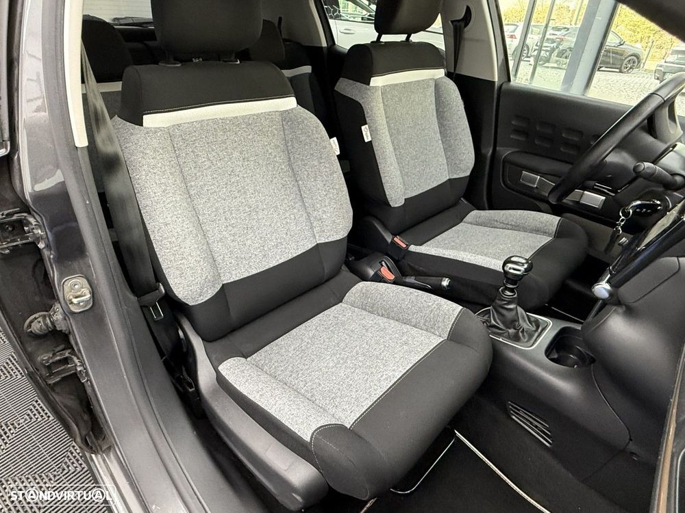 Citroën C3 1.2 PureTech Shine Pack — fotografia 19