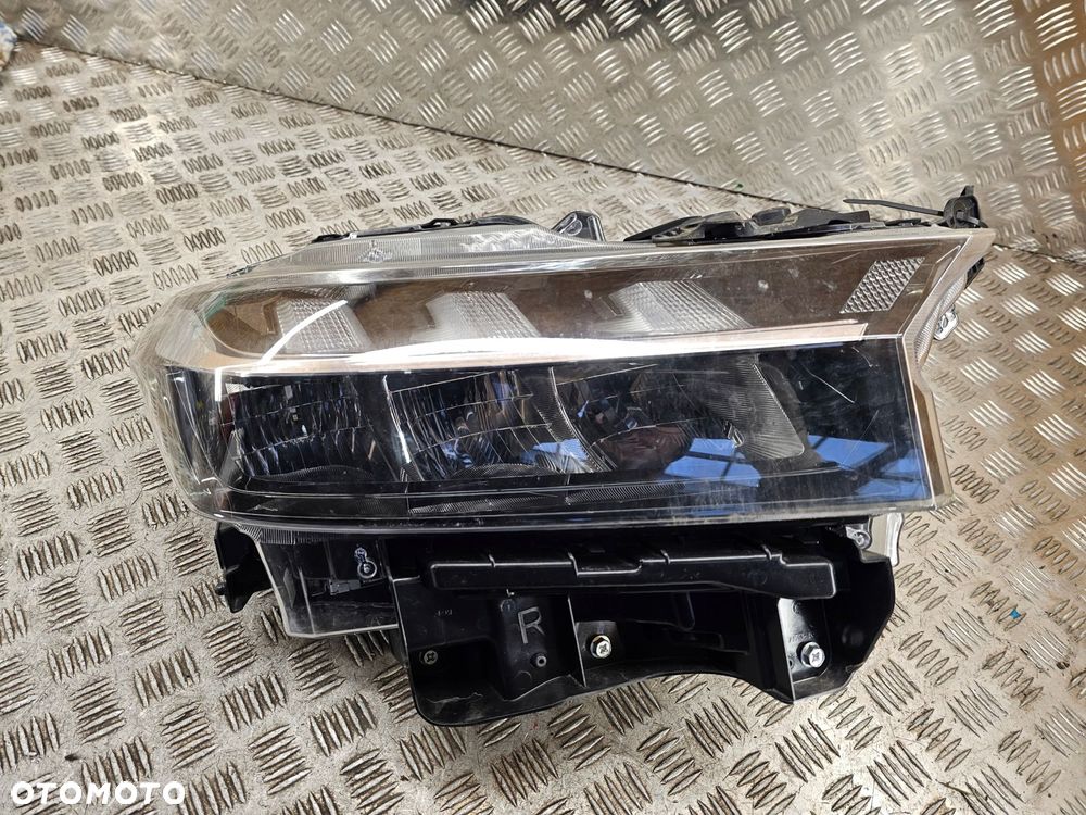 suzuki sx4 s cross lampa reflektor full led prawy europa 6429r - 2