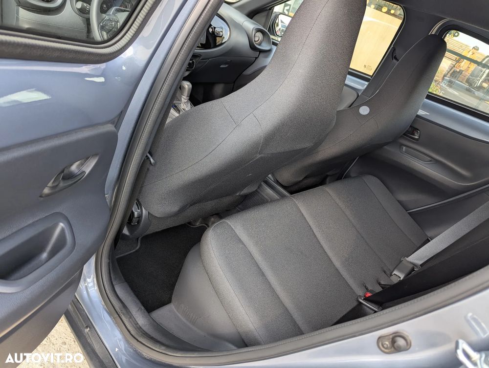 Toyota Aygo X 1.5l HEV 116CP Active - 16