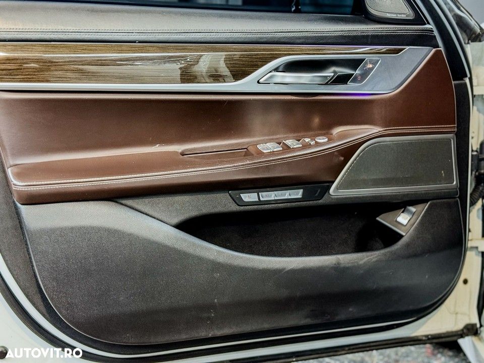 BMW Seria 7 740Li - 25