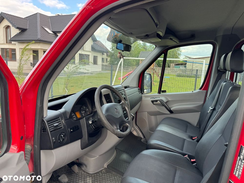 Mercedes-Benz Sprinter - 11