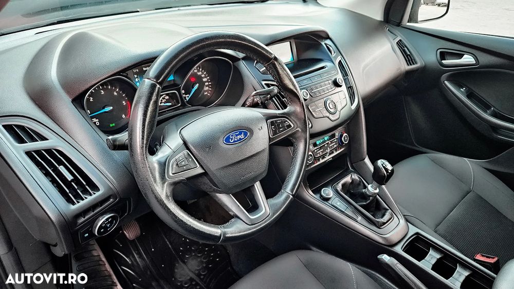 Ford Focus - 10