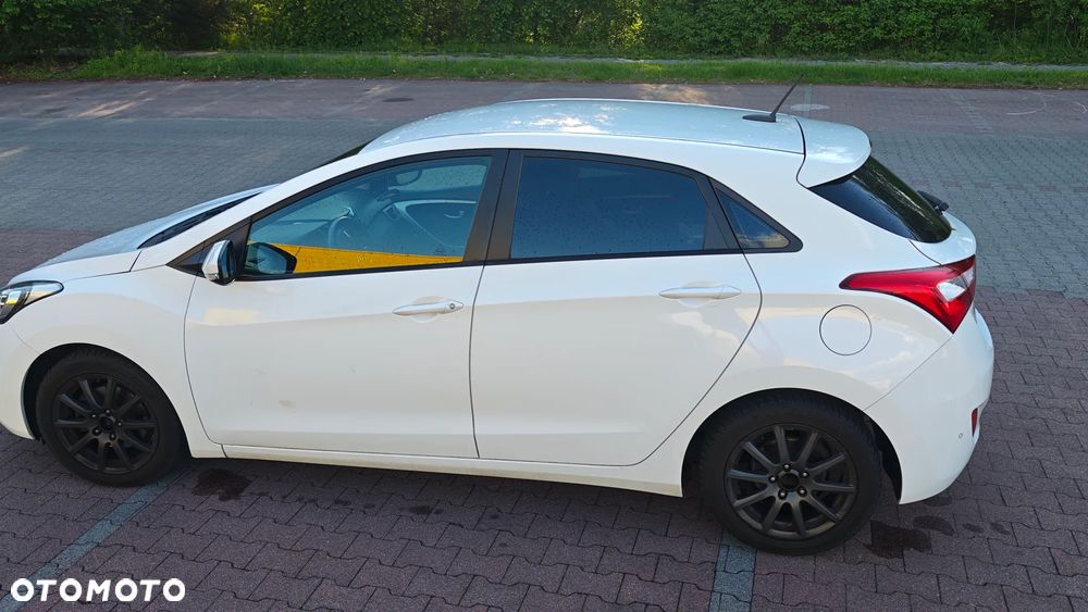 Hyundai i30 1.6 CRDi BlueDrive Comfort - 8