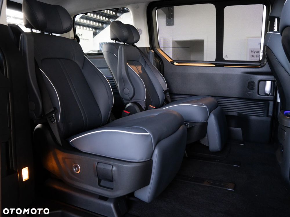 Hyundai Staria 1.6 T-GDI HEV Luxury - 32