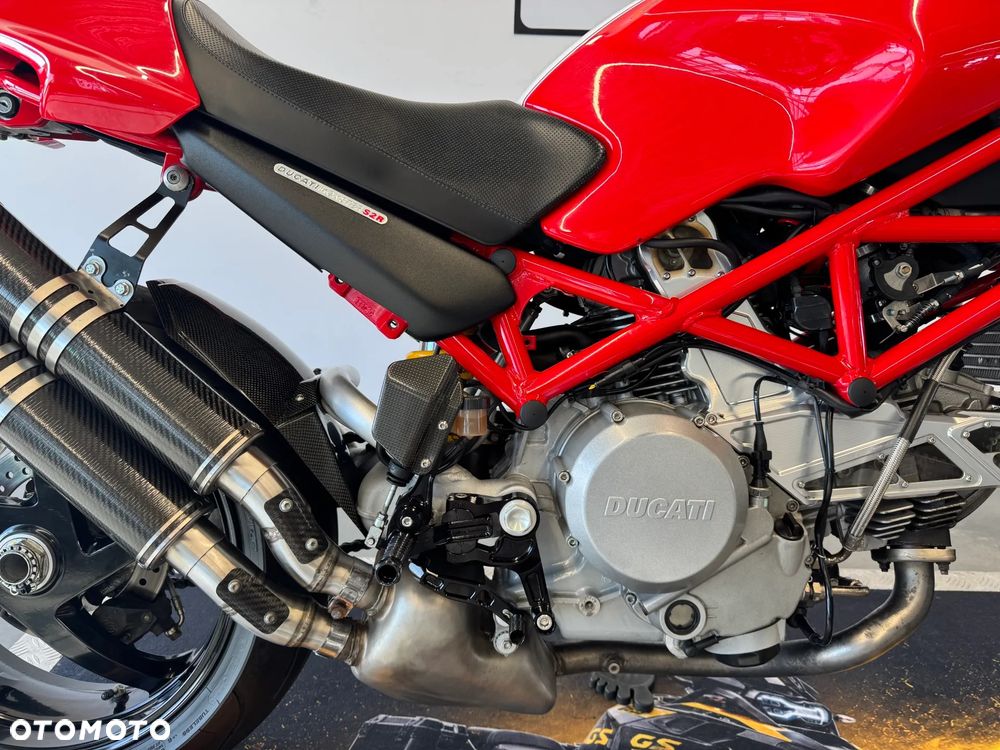 Ducati Monster - 14