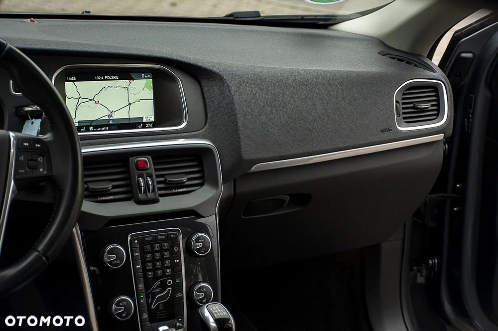 Volvo V40 D2 Summum - 24