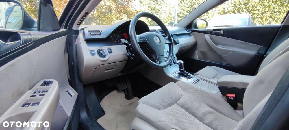 Volkswagen Passat - 10