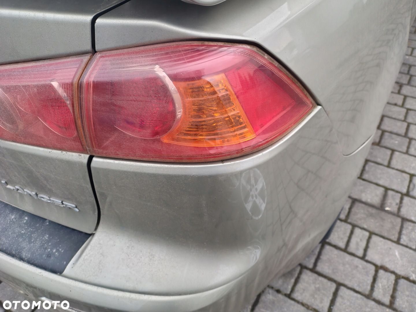 MITSUBISHI LANCER VIII SEDAN LAMPA PRAWA TYŁ TYLNA W BŁOTNIK EU - 1