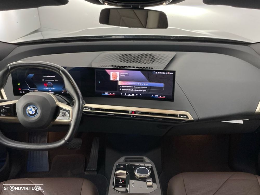 BMW iX xDrive 40 - 10