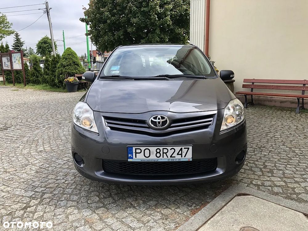 Toyota Auris - 2