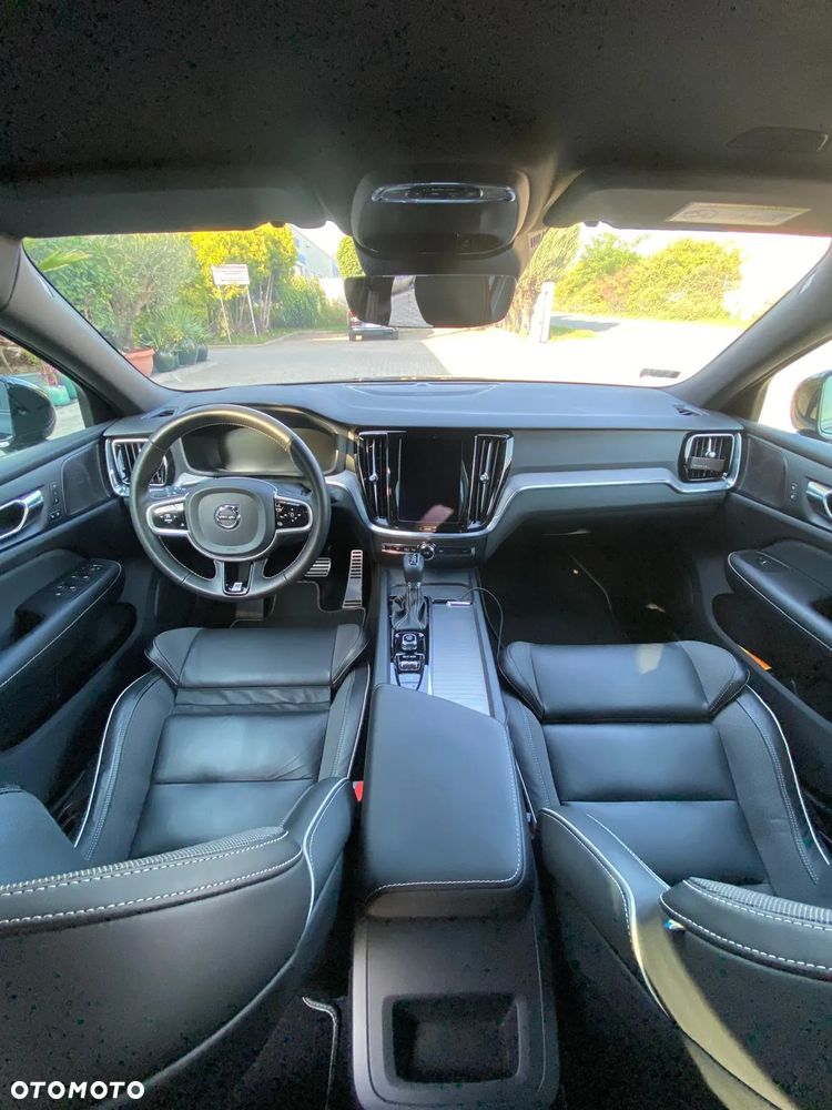 Volvo S60 T4 R-Design - 8