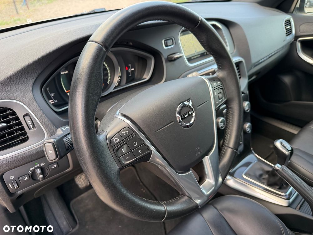 Volvo V40 D3 Momentum - 14