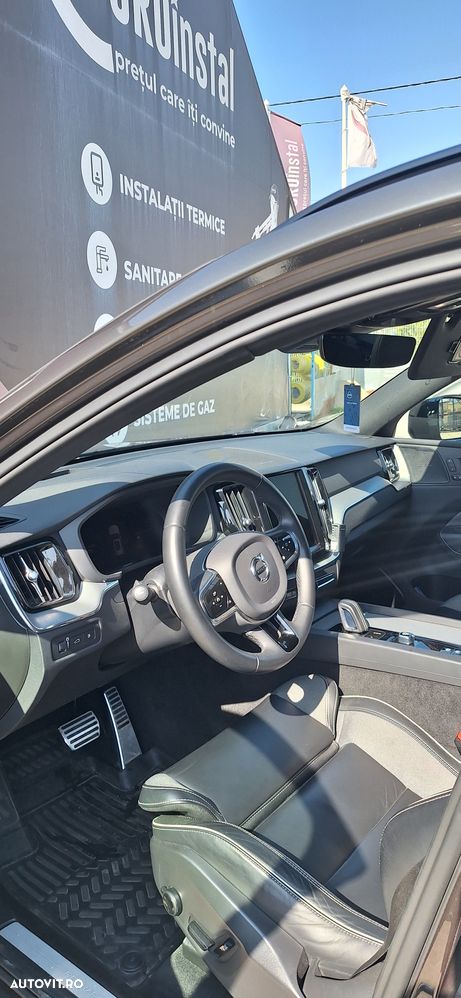 Volvo XC 60 T6 AWD Recharge Geartronic RDesign Expression - 22