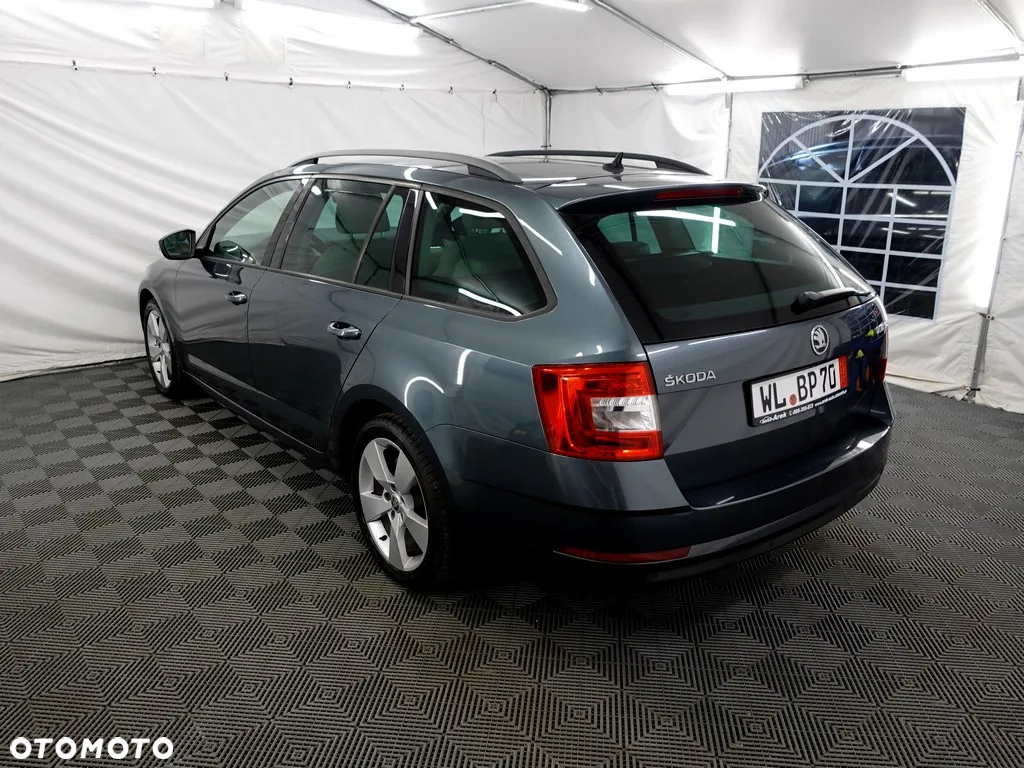 Skoda Octavia 2.0 TDI Elegance DSG - 4