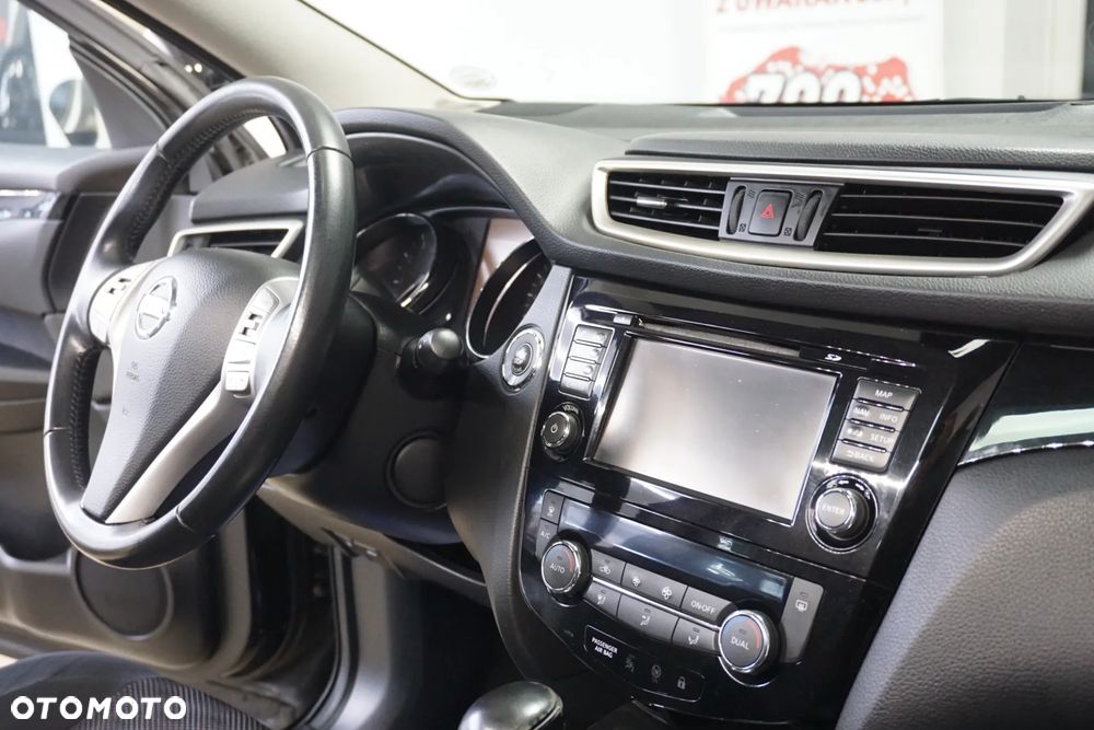 Nissan Qashqai 1.2 DIG-T Xtronic TEKNA - 27