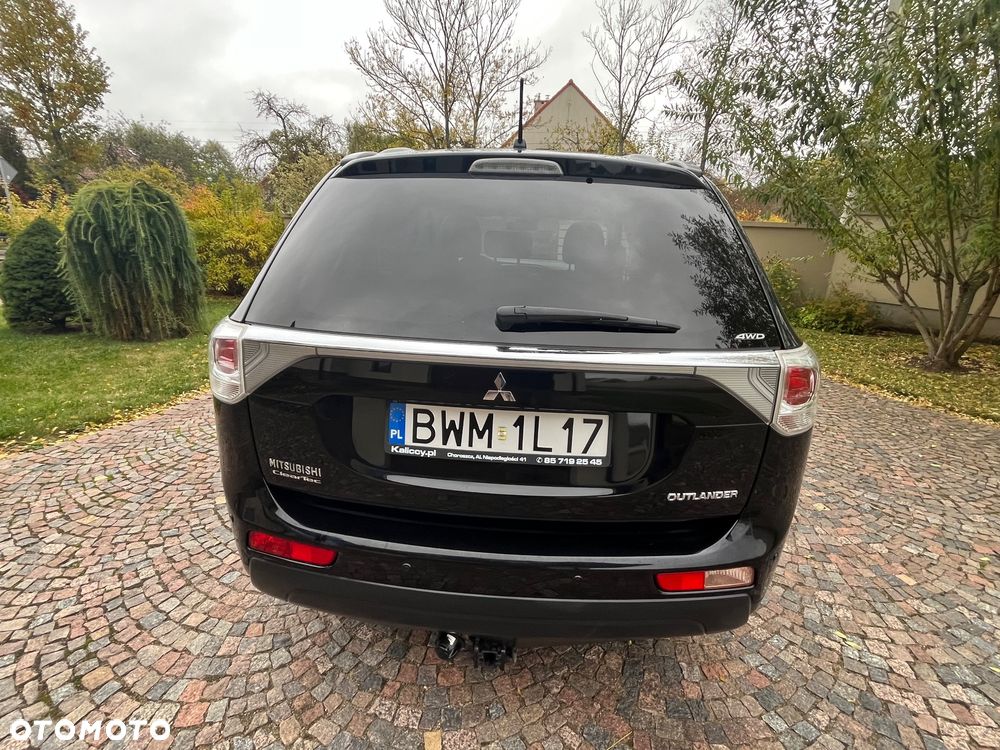 Mitsubishi Outlander 2.0 Intense + - 10