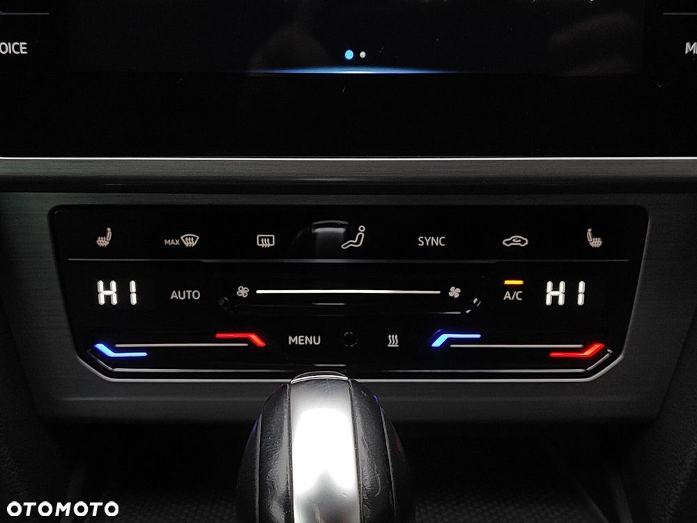 Volkswagen Passat Variant 2.0 TDI EVO Business DSG - 24