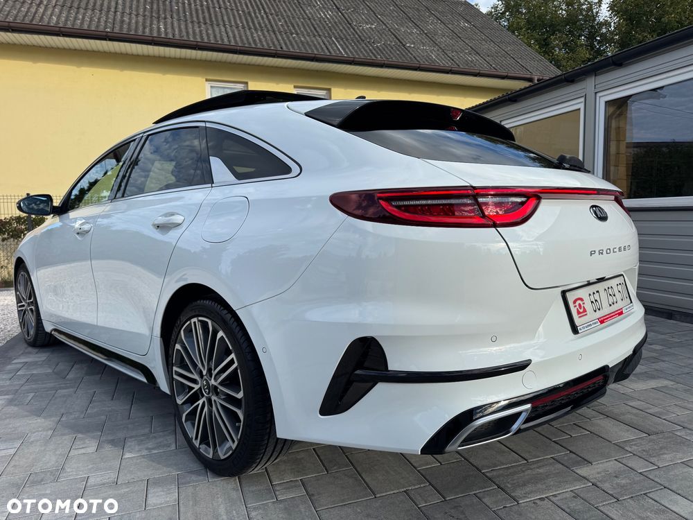 Kia ProCeed - 13